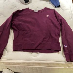 Woman maroon champion crew neck